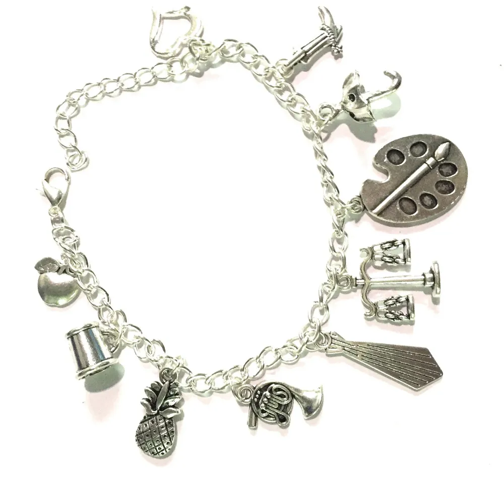 Metal and Bracelet for Women (Metallic)