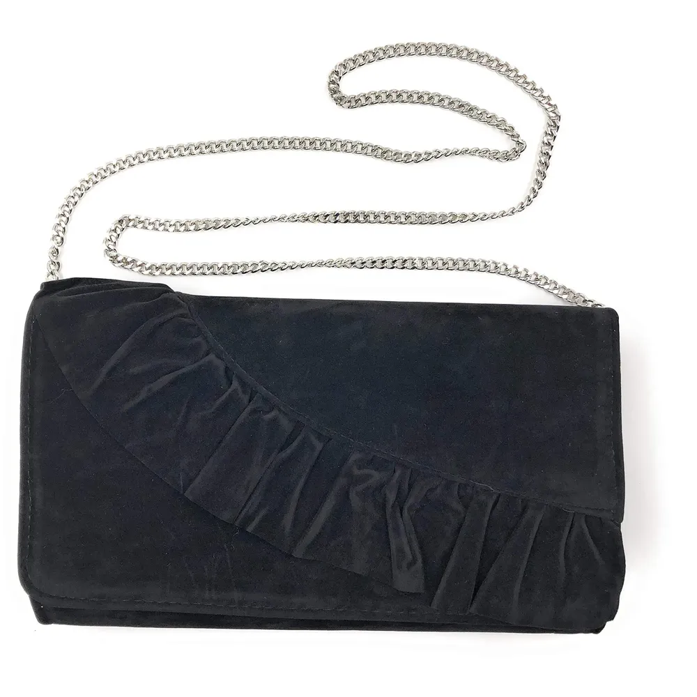 ELEGANT PREMIUM EVENING CLUTCH BAG WITH ADJUSTABLE SHOULDER CHAIN, SNAP CLOSURE & SMOOTH INNER SATIN (28 CMS x 18 CMS) (Black)